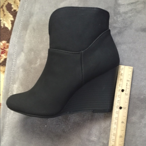 Women’s Black Suede Ankle Wedge Boots New in Box - Picture 9 of 16